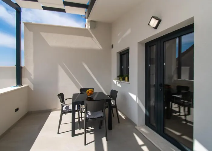 Apartmani Monika