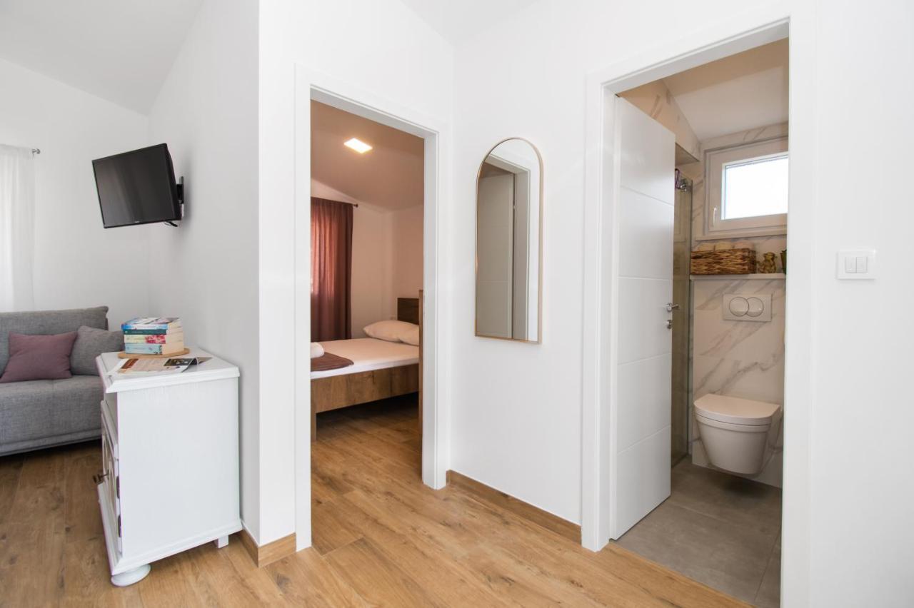 Monika Apartment